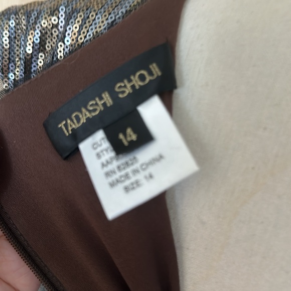 Tadashi Shoji Gorgeous Gunmetal Evening Gown Sequins Sz 14 - Picture 7 of 9